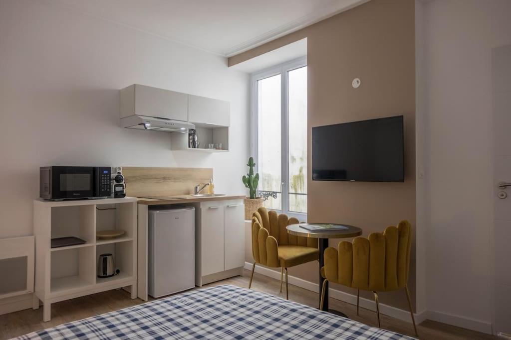 Studio Contemporain A Deux Pas De La Cathedrale Lejlighed Orléans Eksteriør billede